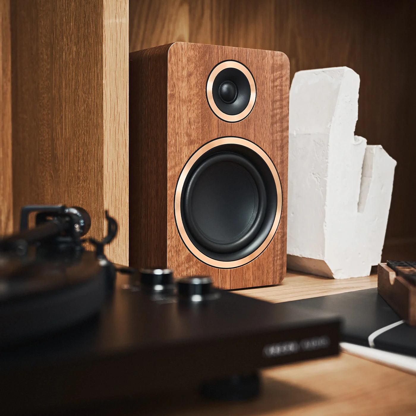 Argon-Audio-FENRIS-Active-A5-Walnut-zvucnici-cijena-za-PAR-7.webp