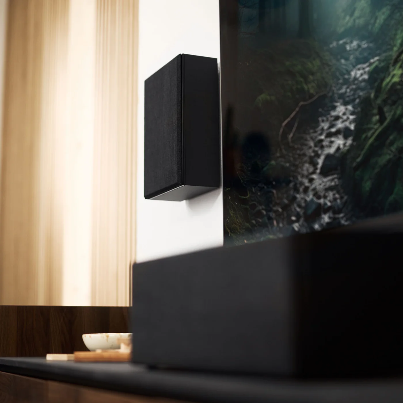 Argon-Audio-FORUS-4-Wall-Black-zvucnici-par-5.webp