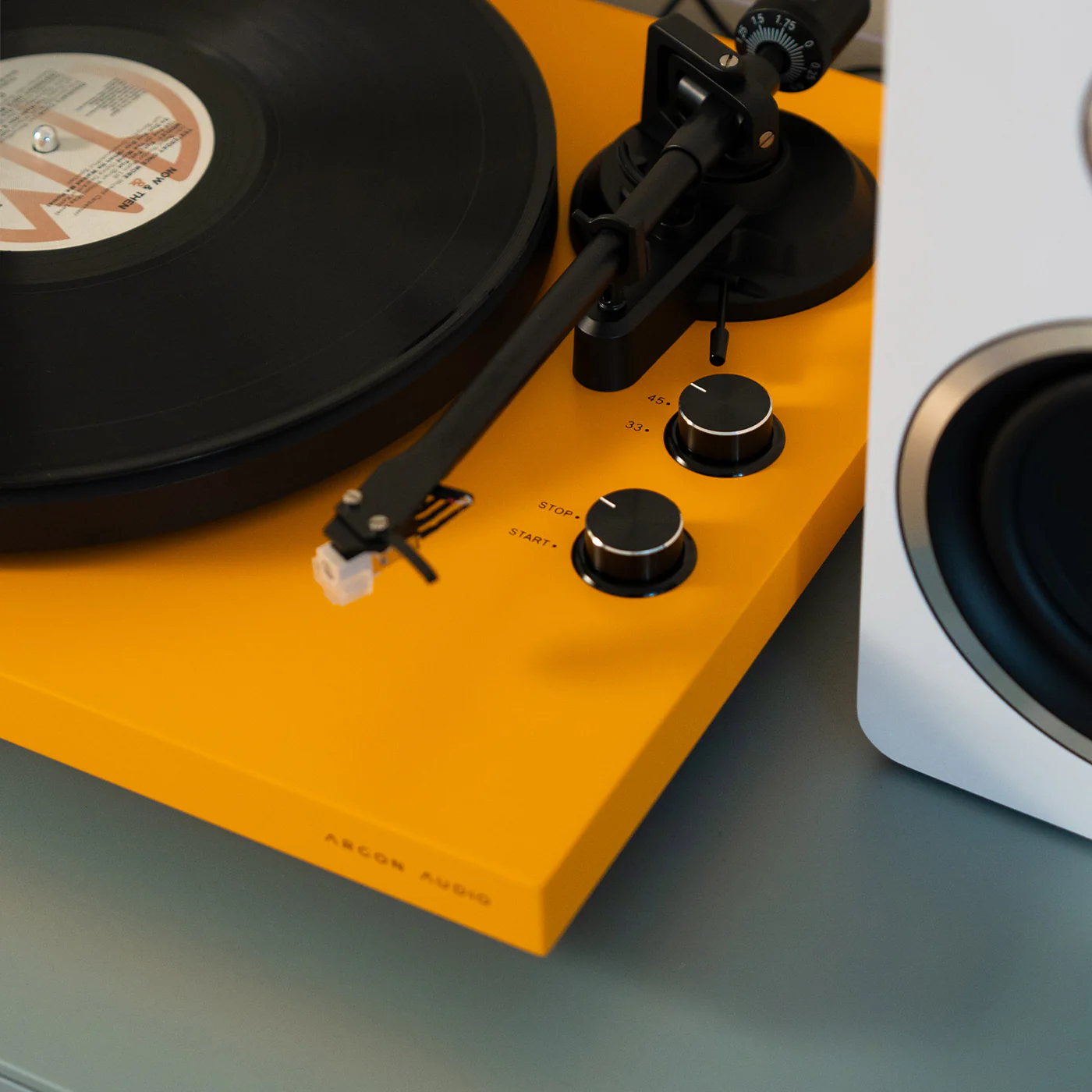 Argon-Audio-TT-MK2-gramofon-Electric-Amber-10.webp