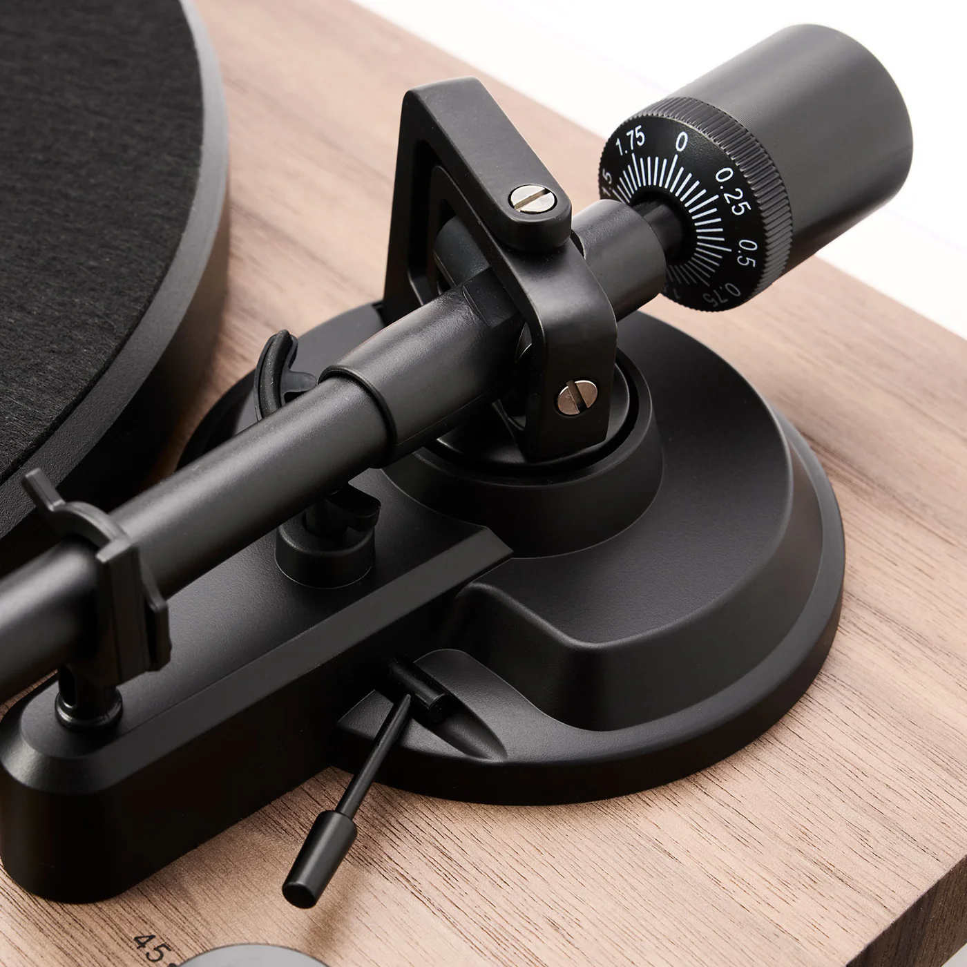 Argon-Audio-TT-MK2-gramofon-Real-Walnut-6.webp