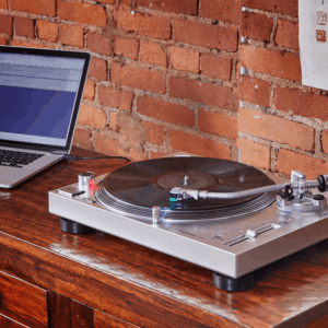 Audio-Technica-AT-LP120XUSB-Silver-gramofon-10.png