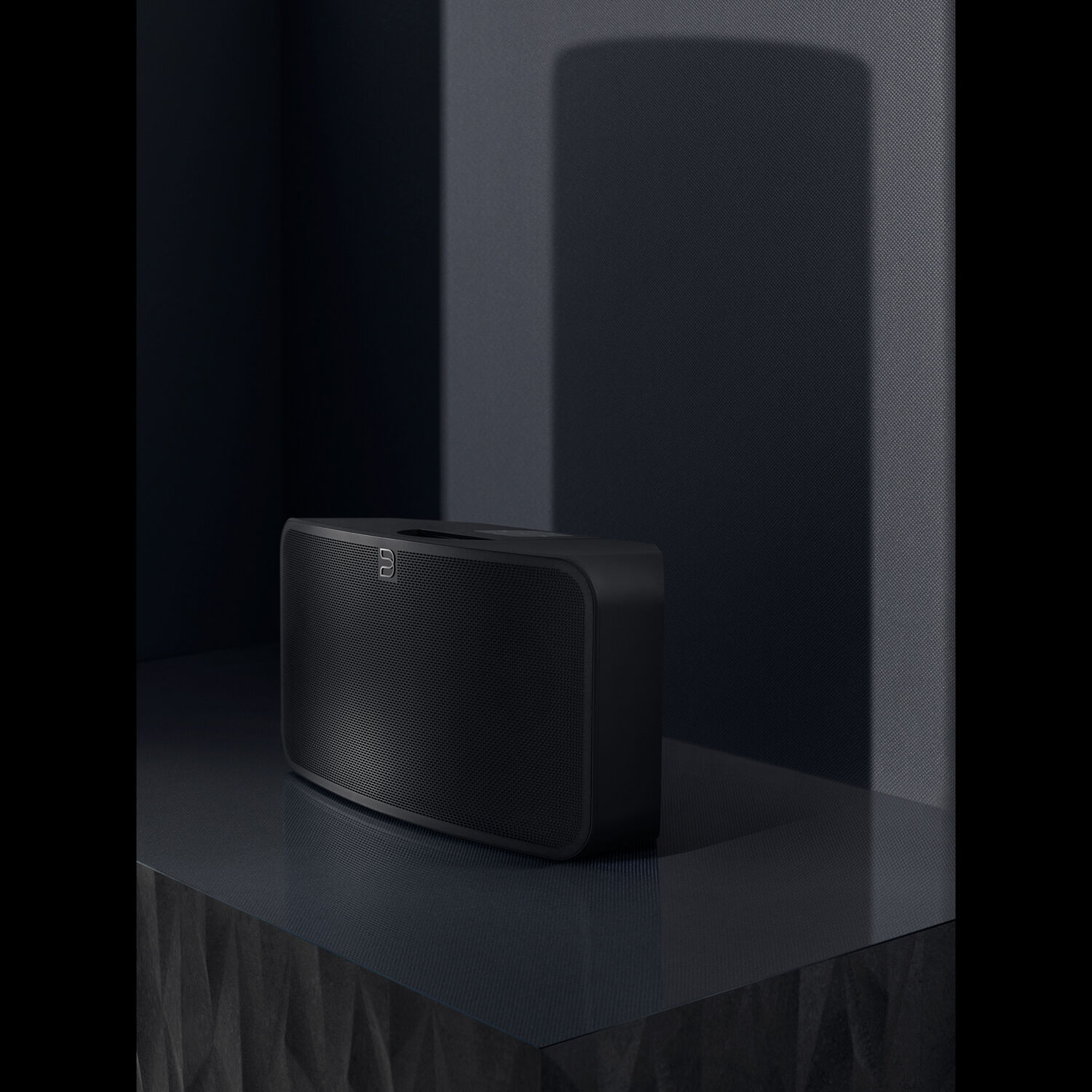 Bluesound-PULSE-MINI-2i-Black-Wireless-zvucnik-6.jpg