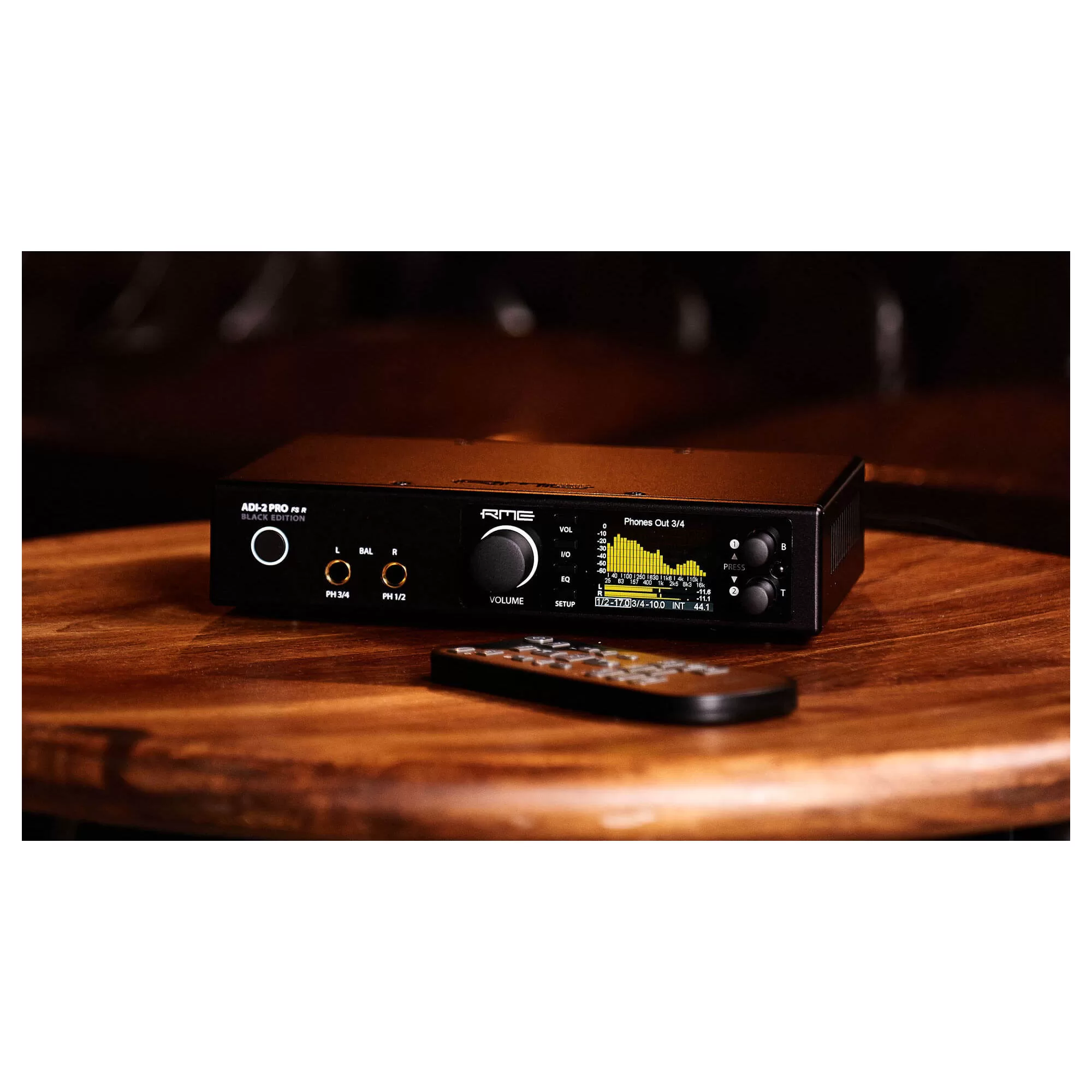 RME-ADI-2-Pro-FS-R-Black-Edition-AD-DA-konverter-5-jpg.webp