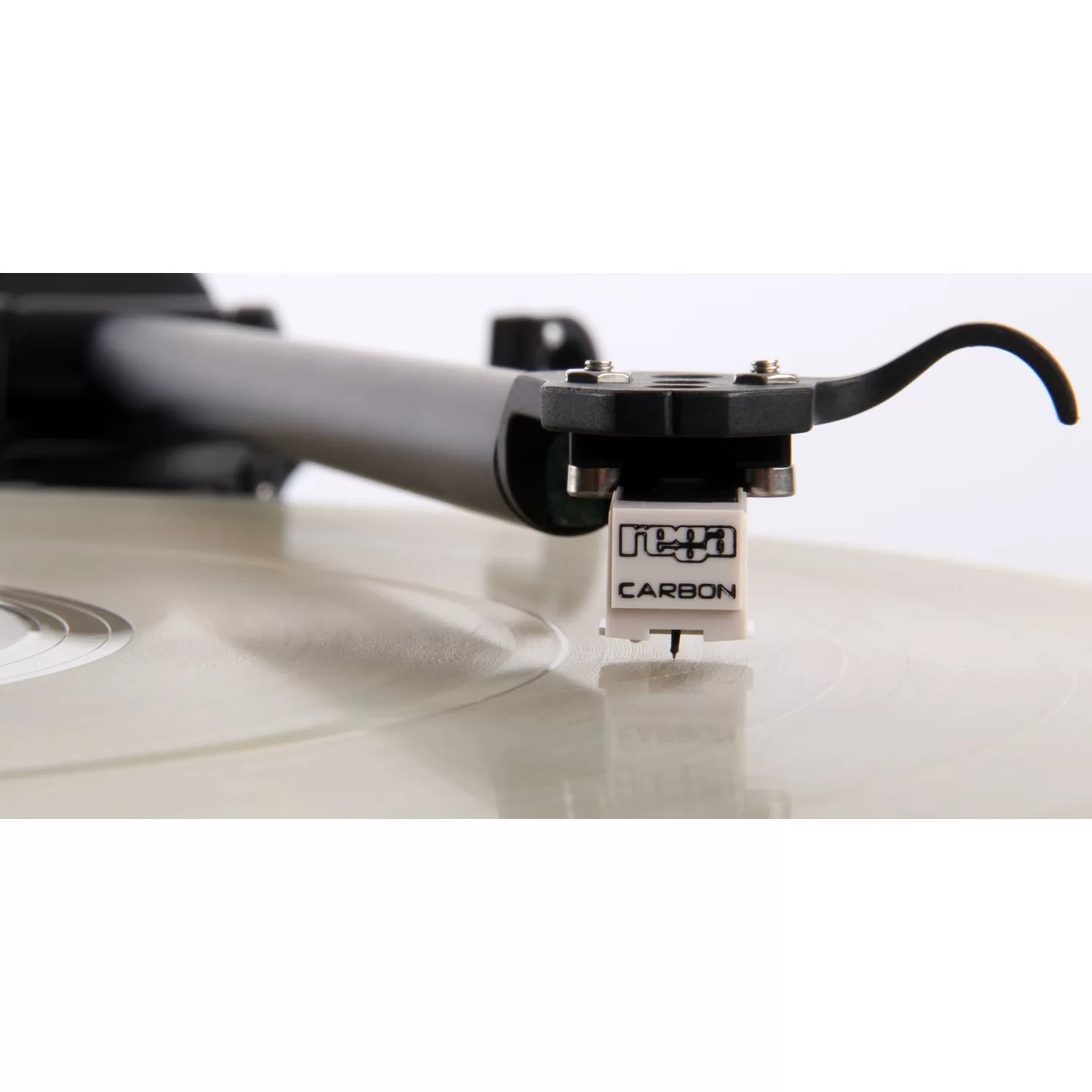 Rega-Carbon-igla-zvucnica-2-jpg.webp