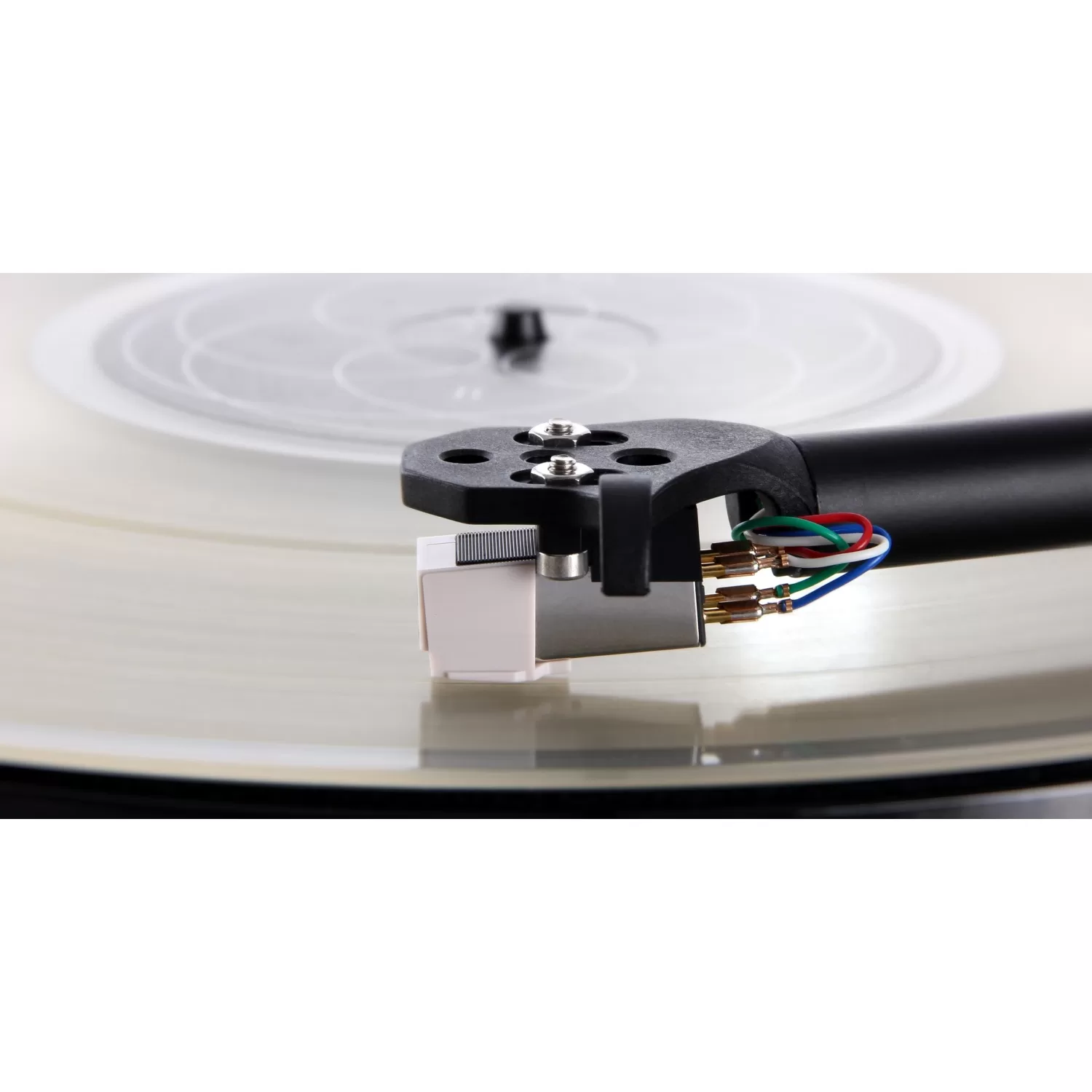 Rega-Carbon-igla-zvucnica-3-jpg.webp