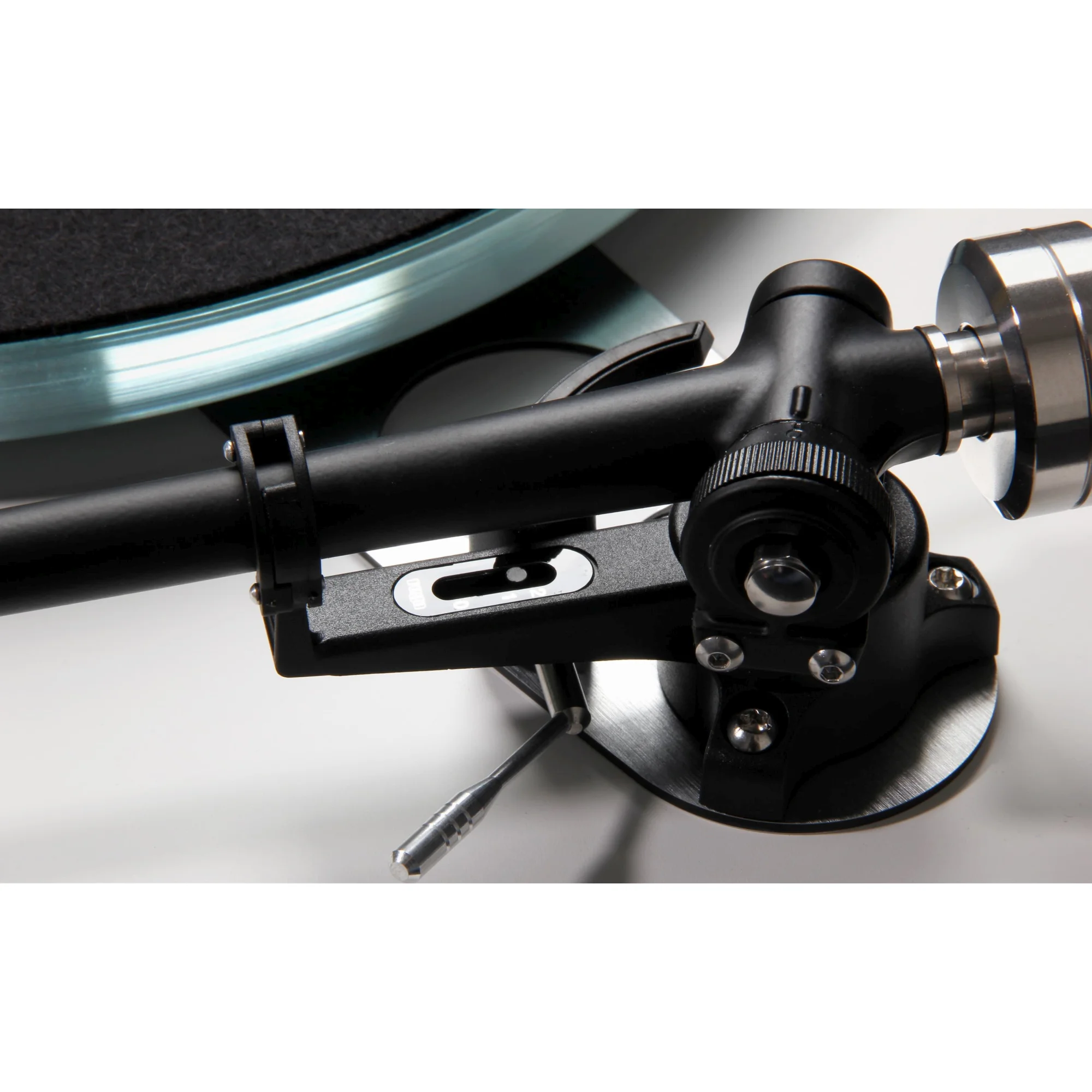Rega-Planar-6-gramofon-4.webp