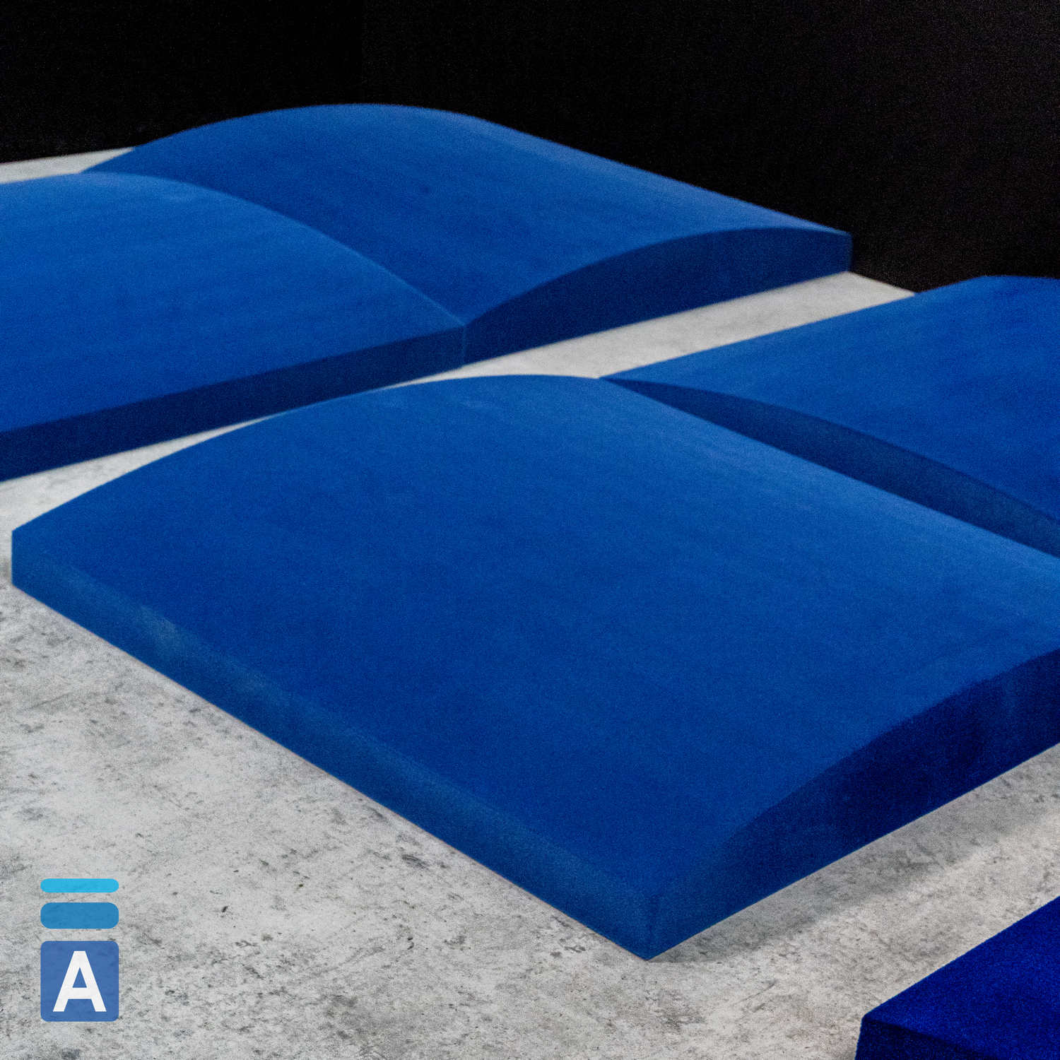 Sonitus-Acoustics-Leviter-Shape-8-plavi-apsorber-3.jpg