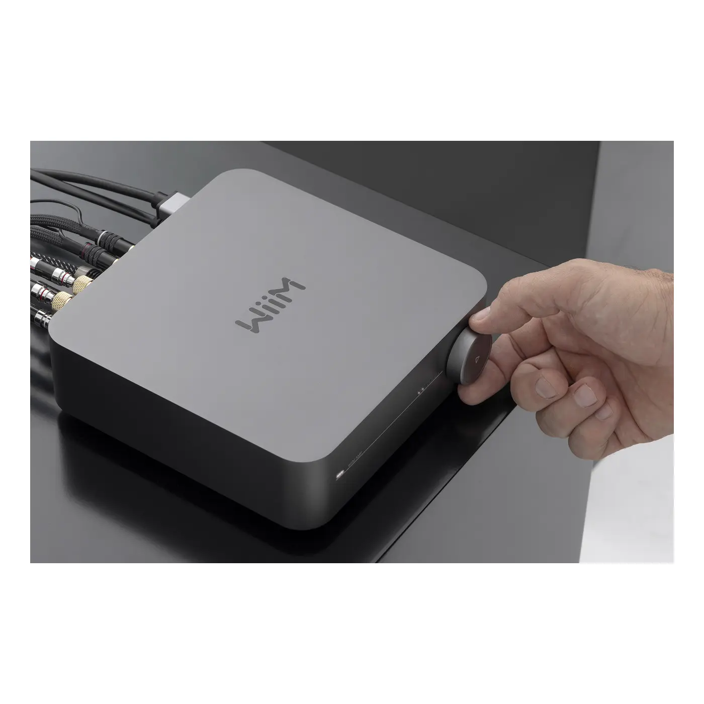 WiiM-AMP-streamer-mrezno-stereo-pojacalo-i-plejer-10.webp