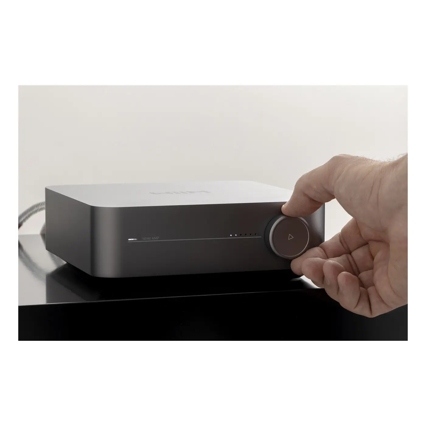 WiiM-AMP-streamer-mrezno-stereo-pojacalo-i-plejer-7.webp