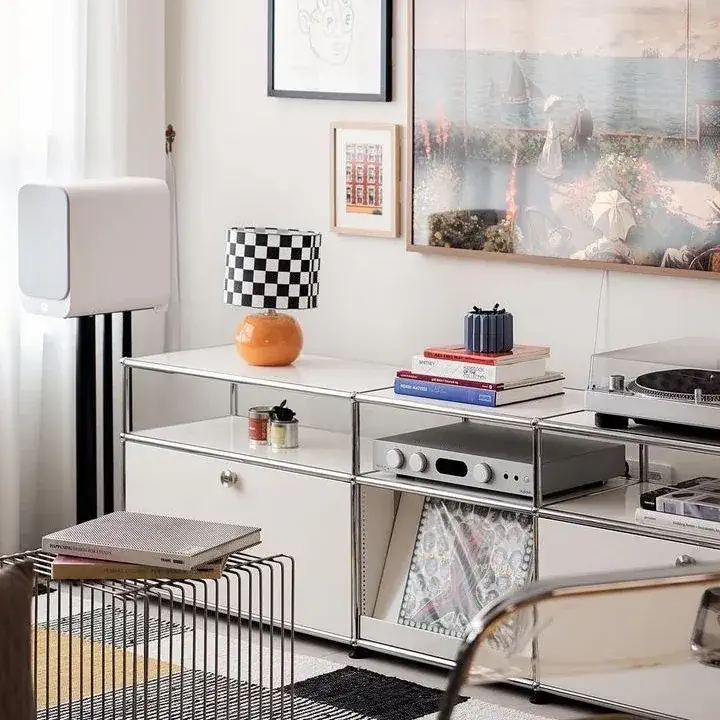 Audiolab 6000A MKII detalj stražnjih priključaka i kontrola